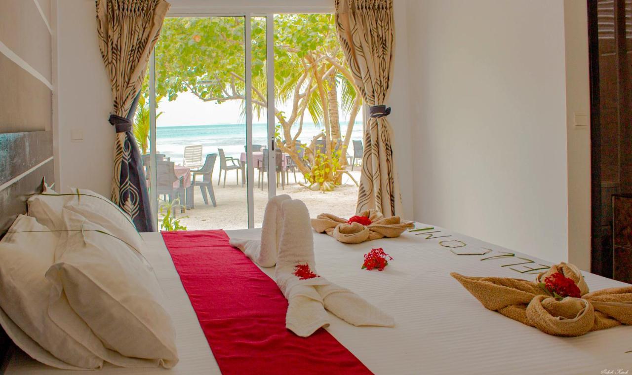 Crown Beach Hotel-Private Bikini Beach Dhiffushi Eksteriør billede