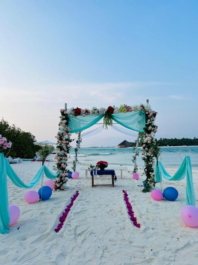 Crown Beach Hotel-Private Bikini Beach Dhiffushi Eksteriør billede