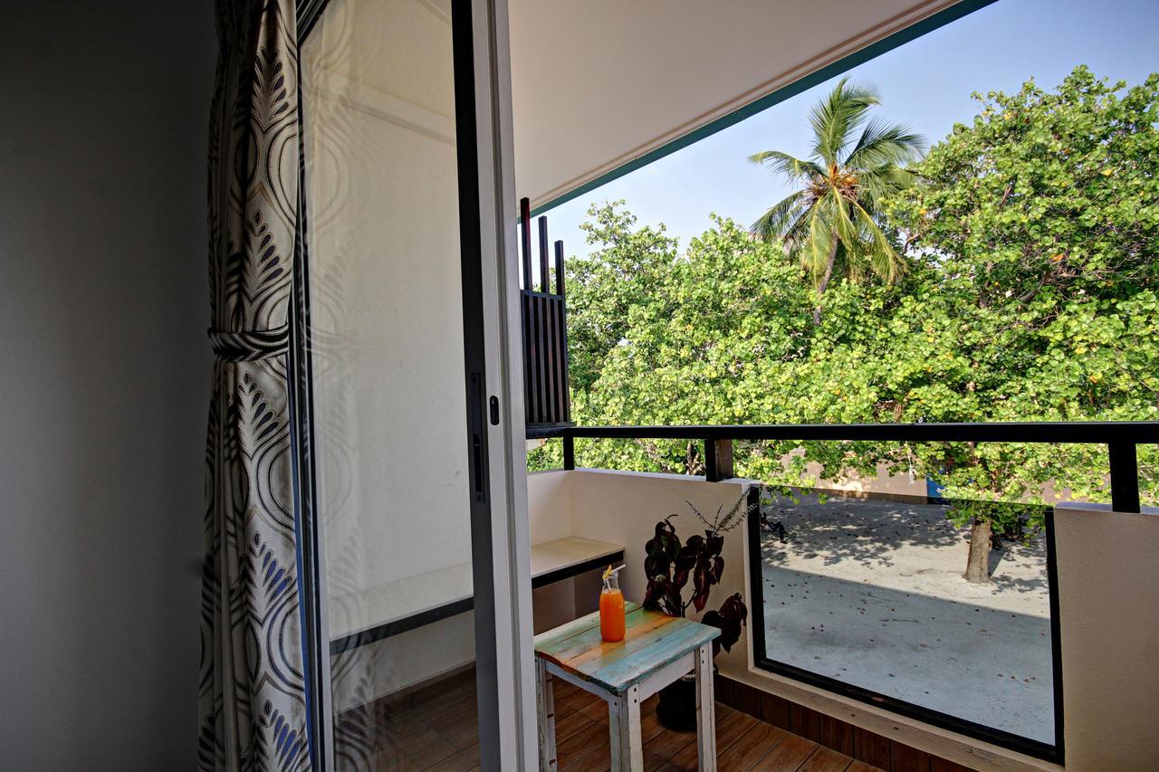 Crown Beach Hotel-Private Bikini Beach Dhiffushi Eksteriør billede