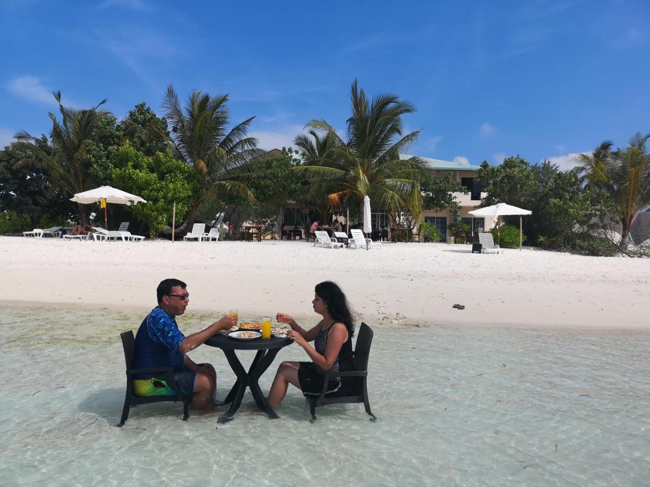 Crown Beach Hotel-Private Bikini Beach Dhiffushi Eksteriør billede